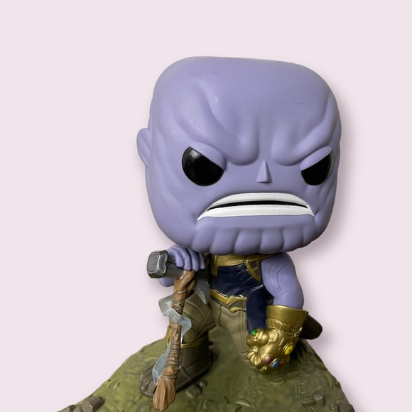 Thanos Out Of Box - Picture 2 of 14